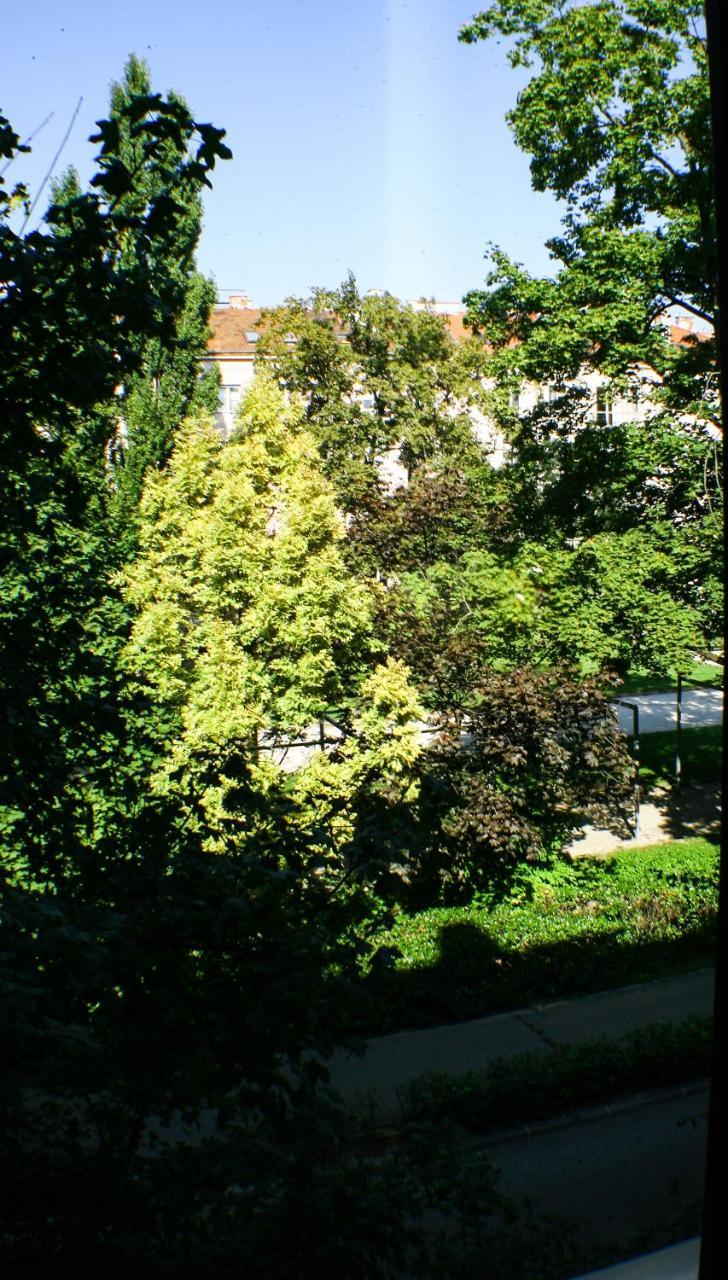 Deak Apartman Sopron Exteriör bild