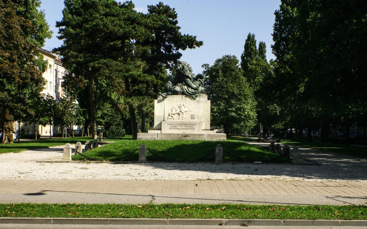 Deak Apartman Sopron Exteriör bild