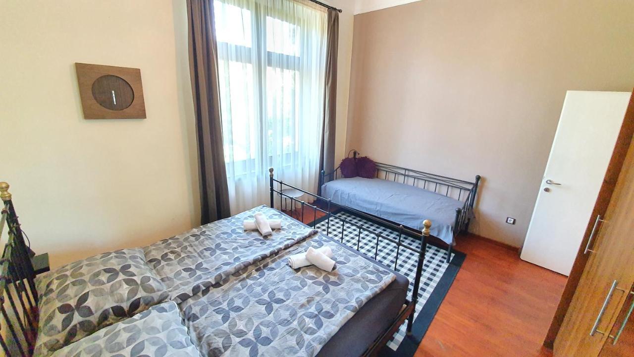 Deak Apartman Sopron Exteriör bild